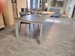 Esstisch "Maleo" - Abholpreis nur € 2.250,- (UVP: € 5.398)